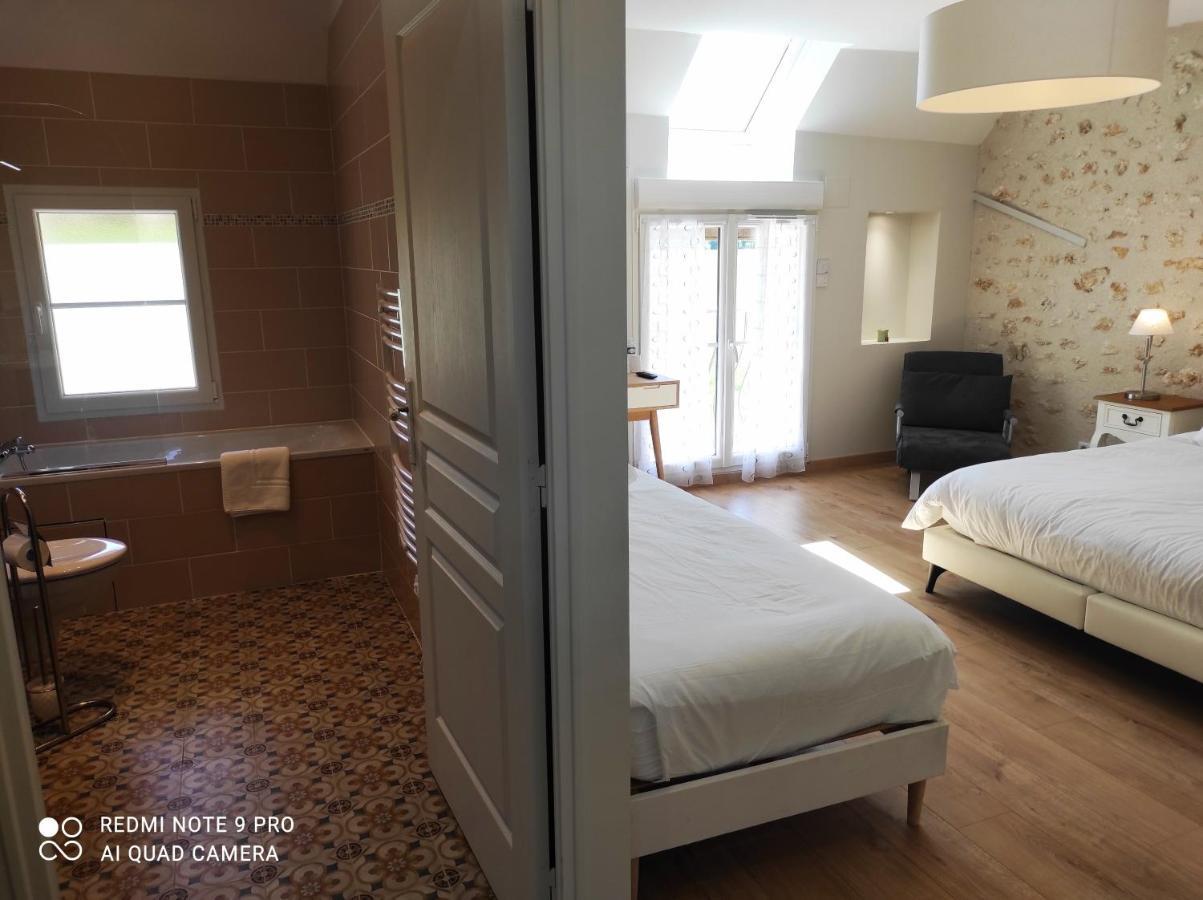 Chambre D'Hotes Le Domaine Des Hirondelles Champcenest Экстерьер фото