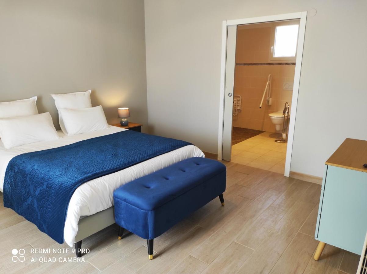 Chambre D'Hotes Le Domaine Des Hirondelles Champcenest Экстерьер фото